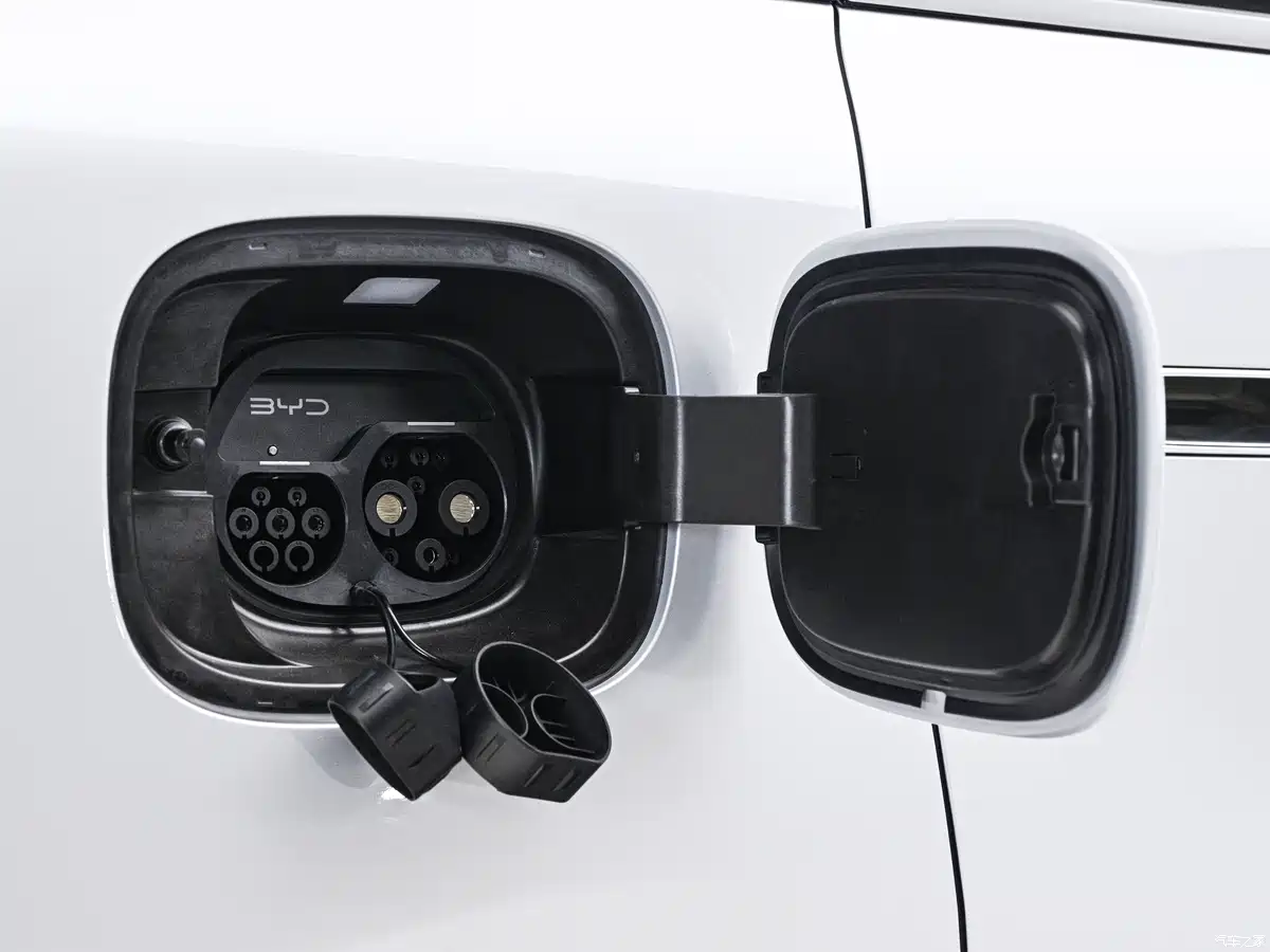 【图】海洋网全新旗舰SUV 最高纯电续航900公里！比亚迪海狮08内饰官图